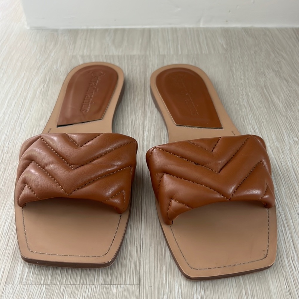 Women’s Flat Sandals - size 9